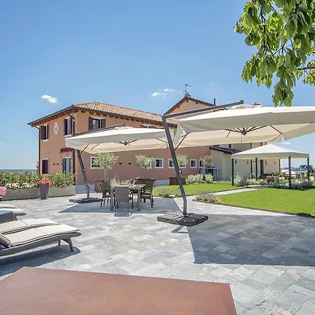 منزل ريفي Giusti Abazia